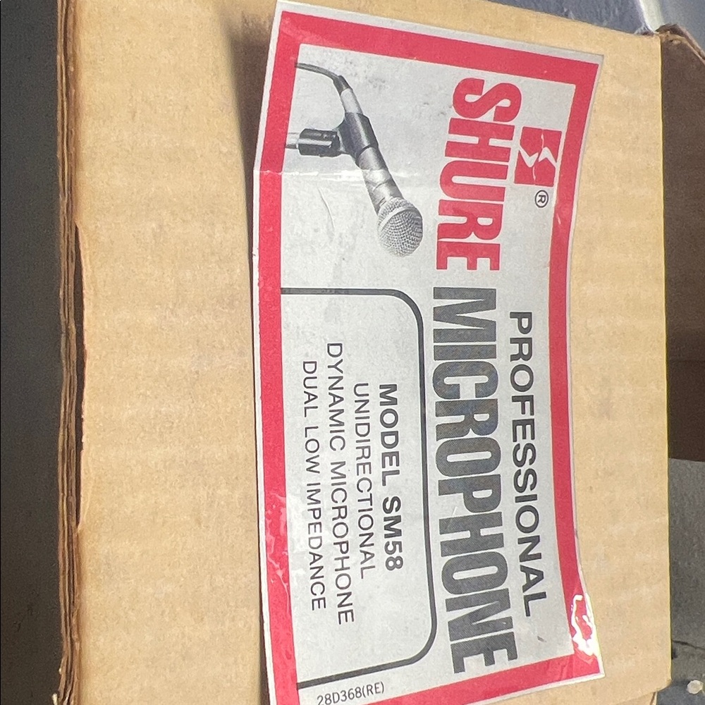 Shure Silver Microphone with Black Mount - Picture 4 of 5